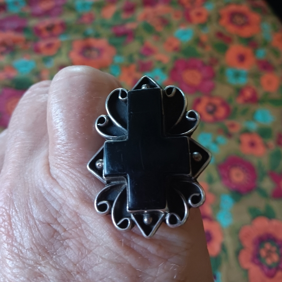 Chimney Butte sterling onyx cross ring - Picture 2 of 8